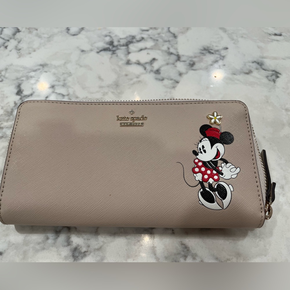 NWT- Kate Spade Minnie Mouse wallet!